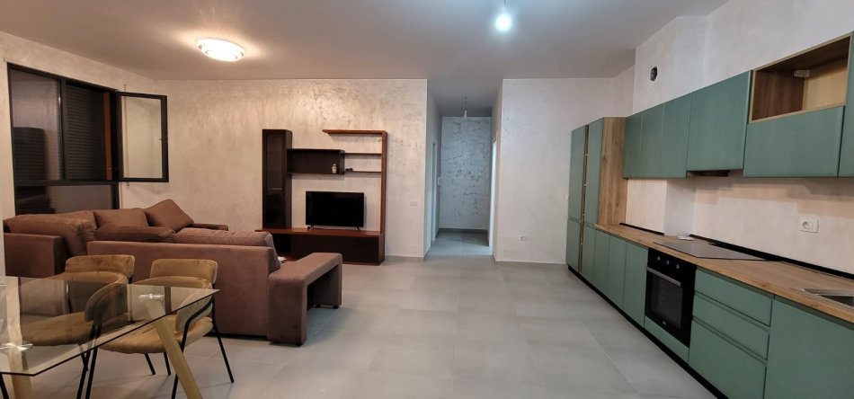 Tirane, shitet apartament 3+1+Ballkon Kati 9, 132 m² 240.000 € (Xhamlliku)