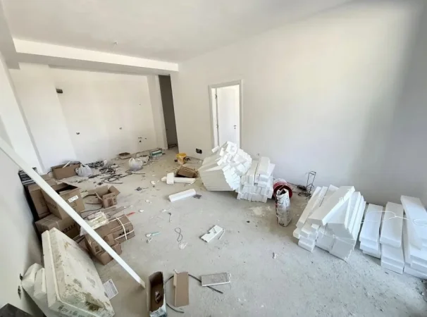 Tirane, shitet apartament 1+1+Ballkon , 80 m² 117.000 € (Rruga 5 Maji)