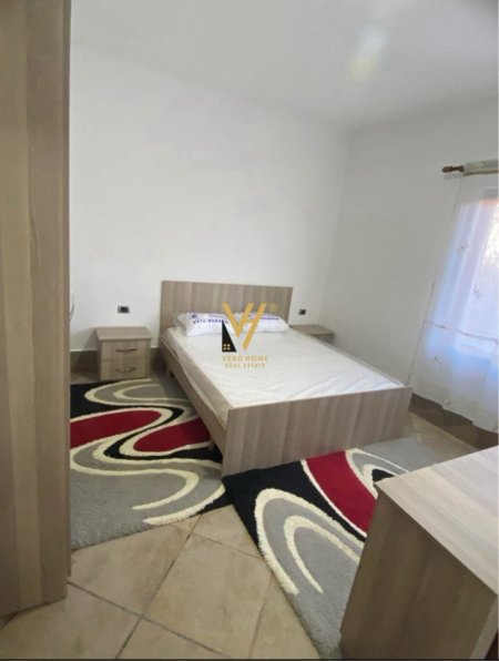 Tirane, jepet me qera shtepi 1+1+Ballkon Kati 1, 55 m² 300 € (SELITE)