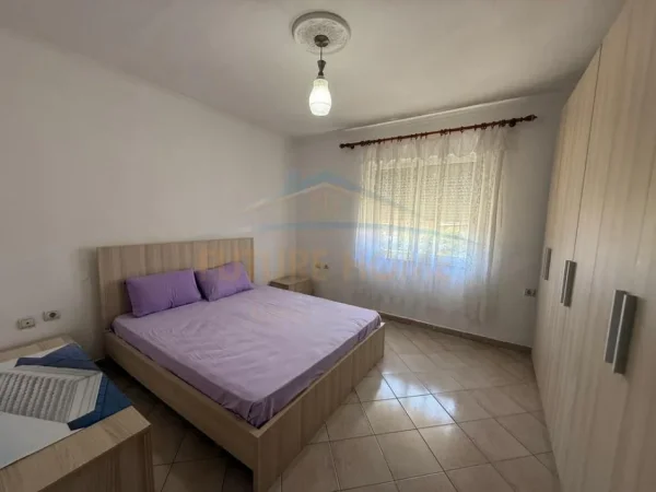 Tirane, jepet me qera apartament 1+1 Kati 5, 58 m² 350 € (Kinostudio)