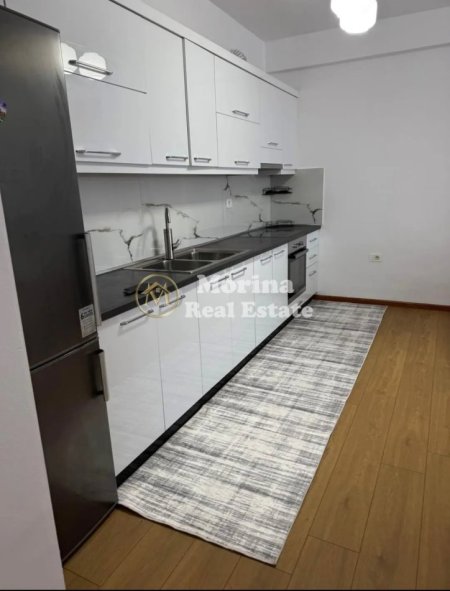 Tirane, jepet me qera apartament 2+1 Kati 4, 80 m² 600 € (Fusha Aviacionit-Kompleksi Star)