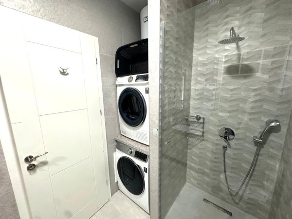 Tirane, shitet 3+1+Ballkon Kati 3, 132 m² 151.000 € (Fresk)