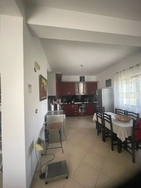 Tirane, shitet Vile 2 Katshe Kati 3, 278 m² 300.000 € (Bathore (rruga CO-Plan))