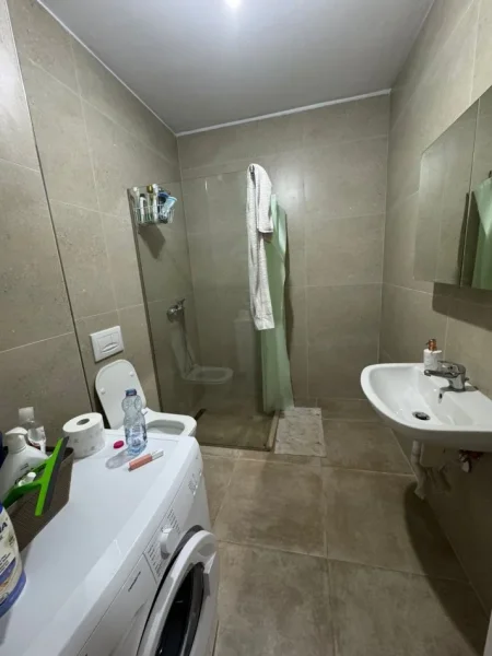 Durres, shitet apartament 1+1+Ballkon Kati 3, 64 m² 96.000 € (Qerret)