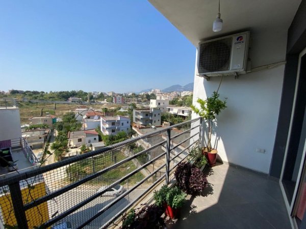 Tirane, jepet me qera apartament 2+1+Aneks+Ballkon Kati 4, 110 m² 370 € (Shkoze)