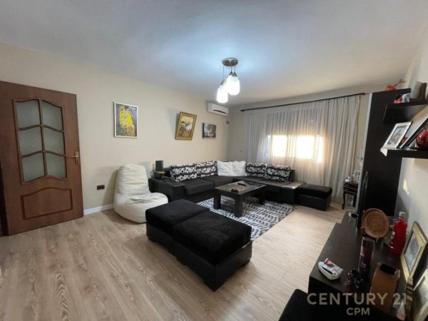 Tirane, shitet apartament 3+1 Kati 4, 110 m² 150.000 € (Ali Demi)