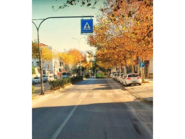 Tirane, shitet dyqan Kati 0, 65 m² 350.000 € (Pranë Shkollës Harry Fultz Tirana)