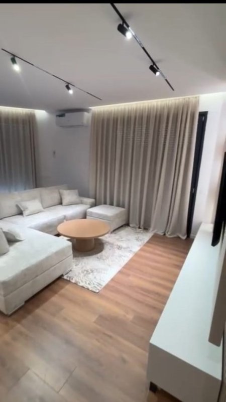 Tirane, jepet me qera apartament 2+1 Kati 2, 125 m² 1.350 € (liqeni i thate)