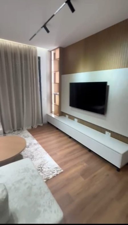 Tirane, jepet me qera apartament 2+1 Kati 2, 125 m² 1.350 € (liqeni i thate)