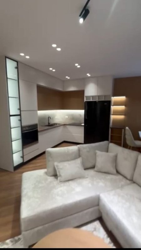 Tirane, jepet me qera apartament 2+1 Kati 2, 125 m² 1.350 € (liqeni i thate)