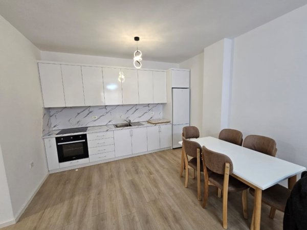 Tirane, jepet me qera apartament 2+1 Kati 2, 110 m² 750 € (don bosko)