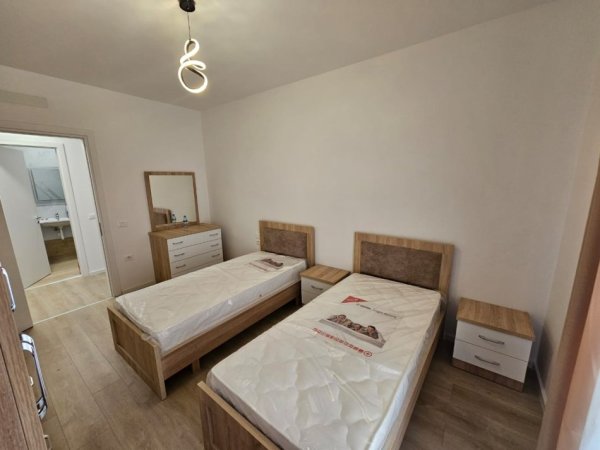 Tirane, jepet me qera apartament 2+1 Kati 2, 110 m² 750 € (don bosko)