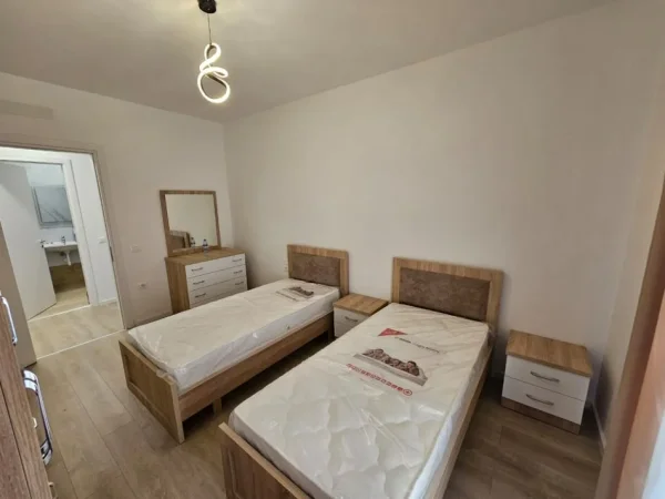 Tirane, jepet me qera apartament 2+1 Kati 2, 110 m² 750 € (don bosko)