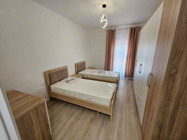 Tirane, jepet me qera apartament 2+1 Kati 2, 110 m² 750 € (don bosko)
