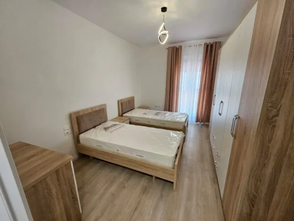 Tirane, jepet me qera apartament 2+1 Kati 2, 110 m² 750 € (don bosko)