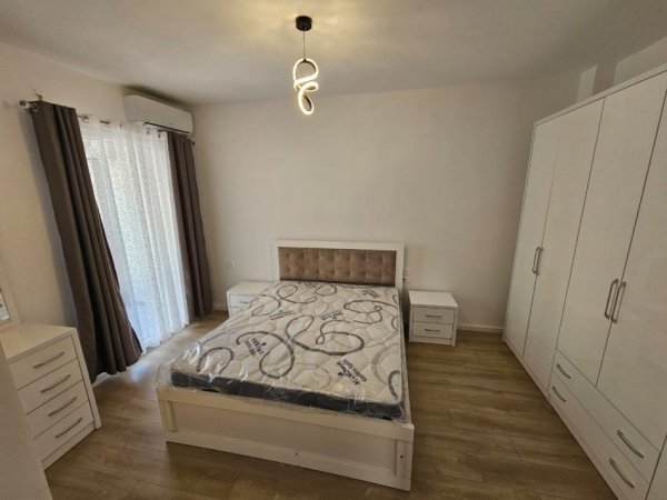 Tirane, jepet me qera apartament 2+1 Kati 2, 110 m² 750 € (don bosko)