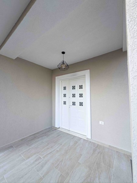 Tirane, jepet me qera Vile , 172 m² 1.100 € (Vilat Gjermane)