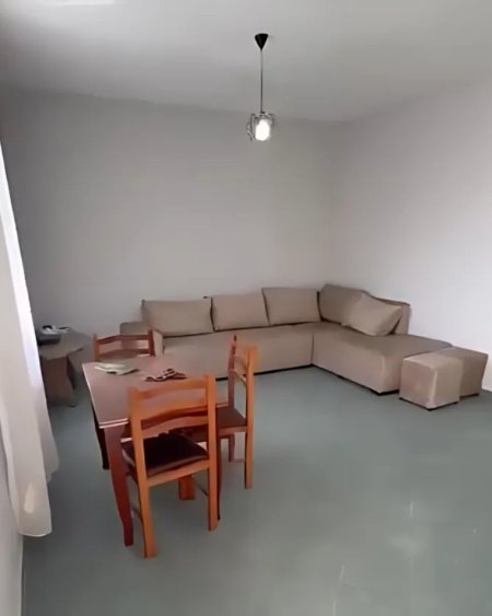 Tirane, jepet me qera apartament 2+1 Kati 2, 70 m² 500 € (Asllan Rusi)