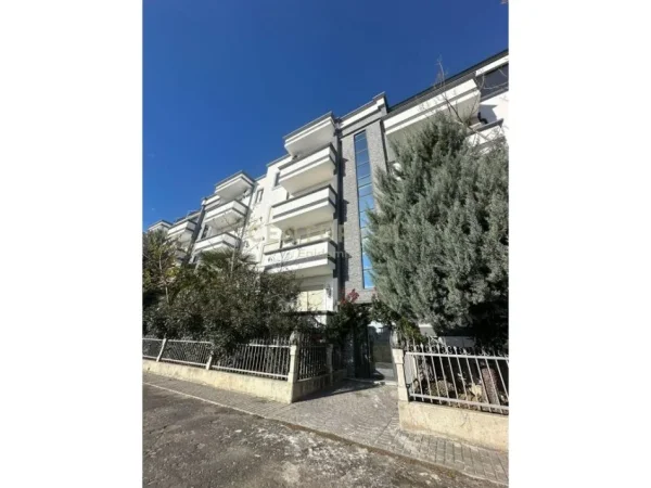 Durres, shitet apartament Kati 3, 110.000 € 