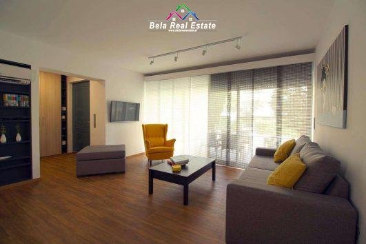 Tirane, jepet me qera apartament 1+1+Ballkon Kati 3, 60 m² 400 € (kthesa e kamzes)