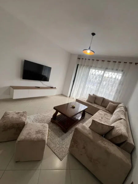 Tirane, jepet me qera apartament 1+1 Kati 2, 90 m² 500 € (Astir)