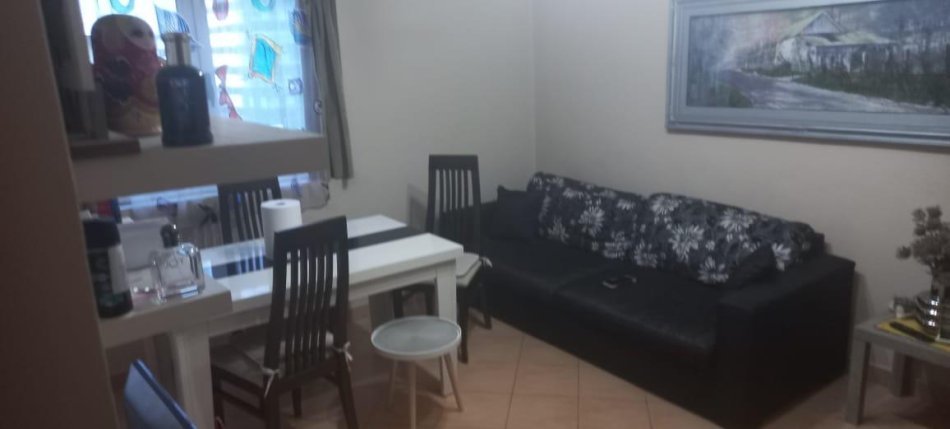 Tirane, jepet me qera apartament 1+1+Ballkon Kati 6, 60 m² 400 € (ish parku)