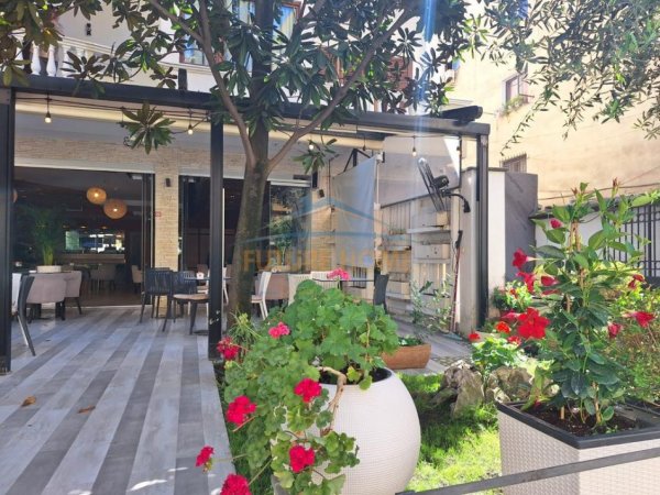 Tirane, jepet me qera bar-resorant Kati 0, 250 m² 1.500 € (Selite)
