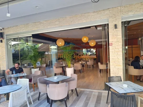 Tirane, jepet me qera bar-resorant Kati 0, 250 m² 1.500 € (Selite)