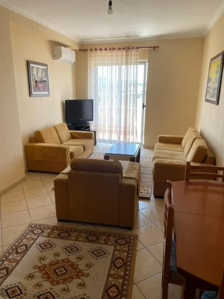 Tirane, jepet me qera apartament Kati 8, 70 m² 350 € (astir)