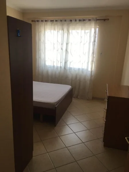 Tirane, jepet me qera apartament Kati 8, 70 m² 350 € (astir)