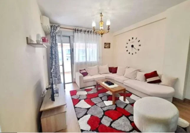Tirane, jepet me qera apartament 2+1 Kati 6, 104 m² 700 € (Ish parku i Autobusave)