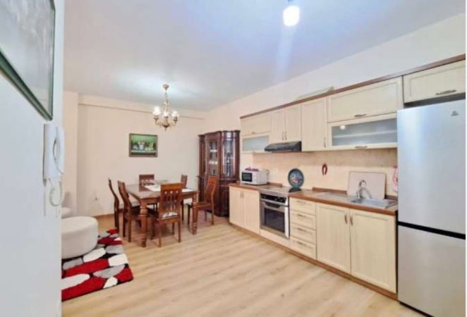 Tirane, jepet me qera apartament 2+1 Kati 6, 104 m² 700 € (Ish parku i Autobusave)