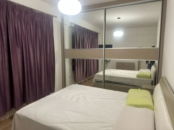 Tirane, jap me qera apartament 2+1 Kati 2, 87 m² 800 € (Liqeni i Thatë)