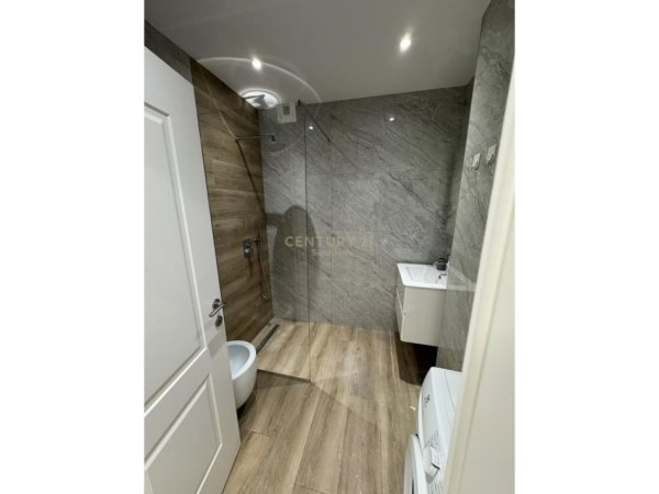 Tirane, jepet me qera apartament 2+1 Kati 4, 84 m² 600 € (Rruga e Dibres)