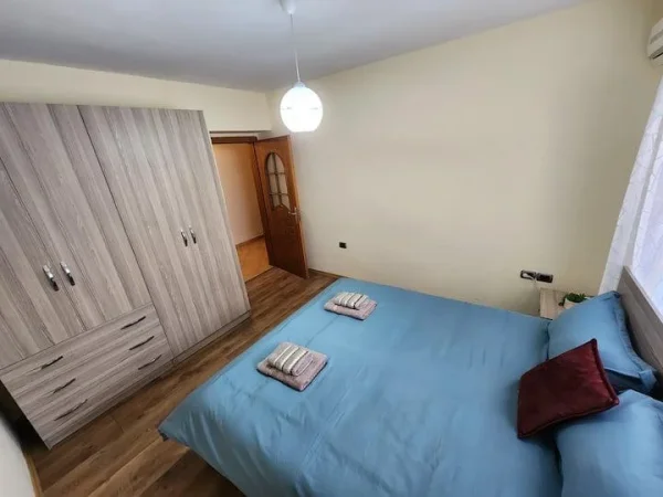 Tirane, jepet me qera apartament 1+1 Kati 2, 55 m² 500 € (Selvia)