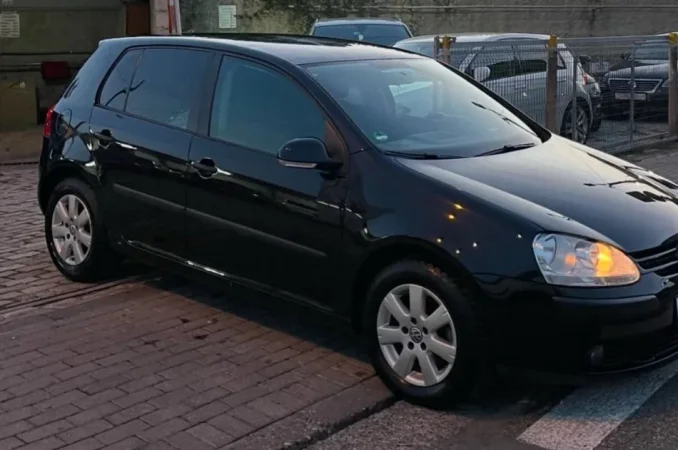 Shkoder, makine Golf Nafte, e zeze 236.000 km 4.800 €