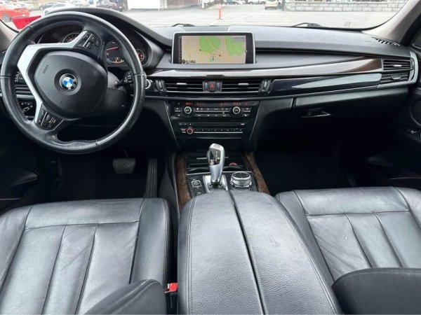 Tirane, shes SUV | Xhip Shitet X5 viti 2015 Benzin, e bardhë automatik 14.000 €