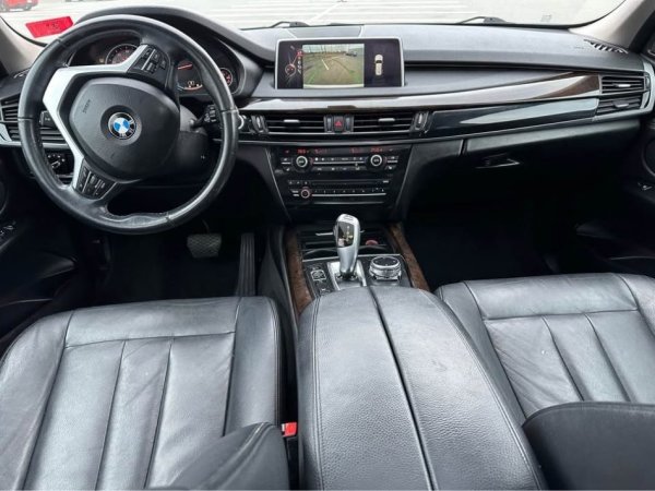 Tirane, shes SUV | Xhip Shitet X5 viti 2015 Benzin, e bardhë automatik 14.000 €
