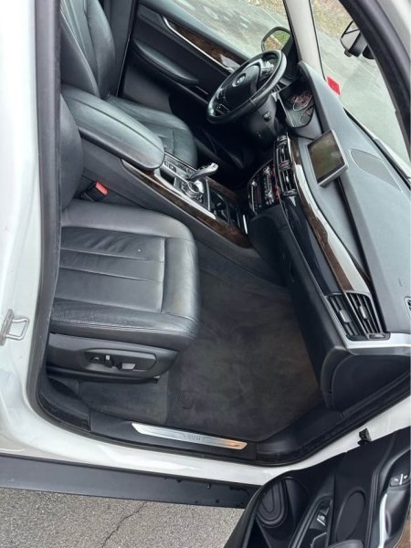 Tirane, shes SUV | Xhip Shitet X5 viti 2015 Benzin, e bardhë automatik 14.000 €