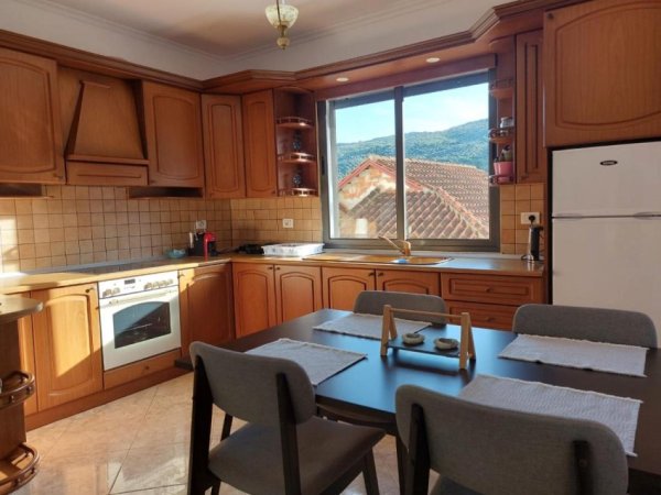 Berat, shitet apartament 3+1+Aneks+Ballkon Kati 2, 100 m²