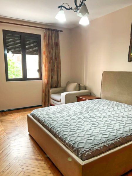 Tirane, jepet me qera apartament 2+1 Kati 3, 80 m² 700 € (Myslym Shyri)