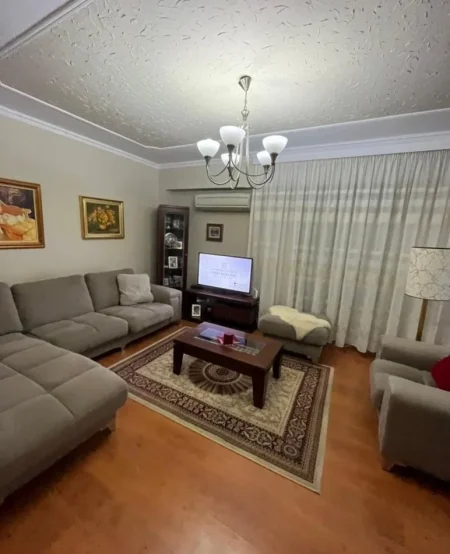 Tirane, jepet me qera apartament 2+1+Ballkon Kati 3, 112 m² 900 € (Prane Rruges se Kosovareve)