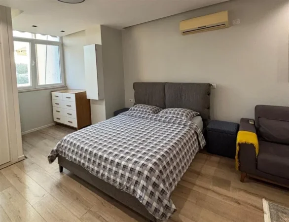Tirane, jepet me qera studio Kati 9, 53 m² 400 € (Rr. Fuat Toptani te hotel Deja)