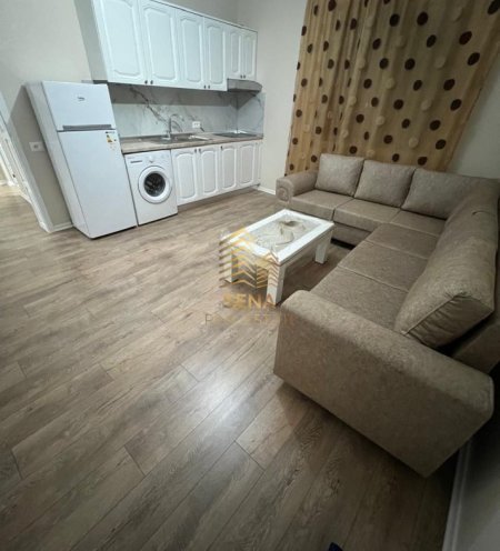 Tirane, jepet me qera shtepi 1+1+Ballkon Kati 1, 60 m² 350 € (Rruga Sllave Llambi)