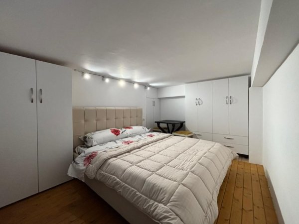 Tirane, jepet me qera apartament duplex 1+1+Ballkon Kati 1, 45 m² 300 € (Astir)