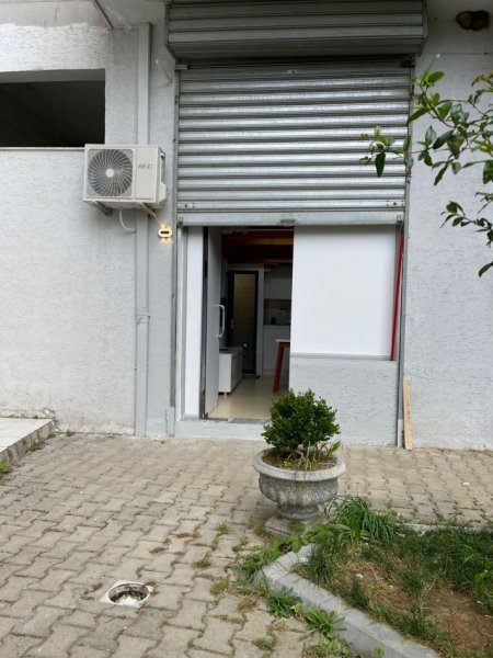Tirane, jepet me qera apartament duplex 1+1+Ballkon Kati 1, 45 m² 300 € (Astir)