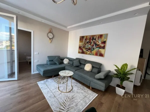 Tirane, jepet me qera apartament 2+1+Aneks+Ballkon Kati 3, 85 m² 1.200 € (Rruga e Barrikadave)