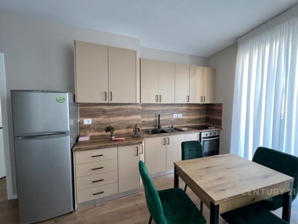 Tirane, jepet me qera apartament 2+1+Aneks+Ballkon Kati 3, 85 m² 1.200 € (Rruga e Barrikadave)