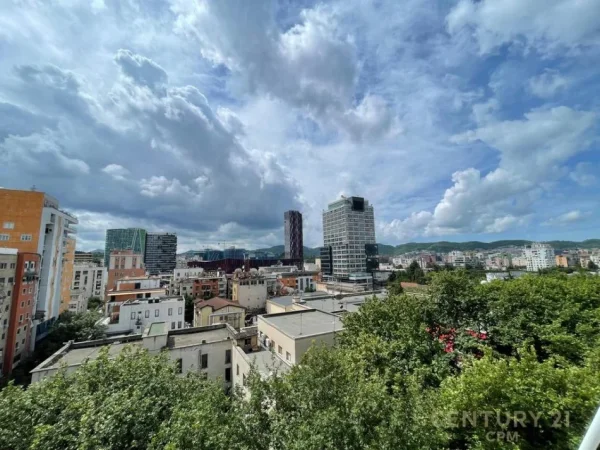 Tirane, jepet me qera apartament 2+1+Aneks+Ballkon Kati 8, 103 m² 1.700 € (LICEU ARTISTIK)