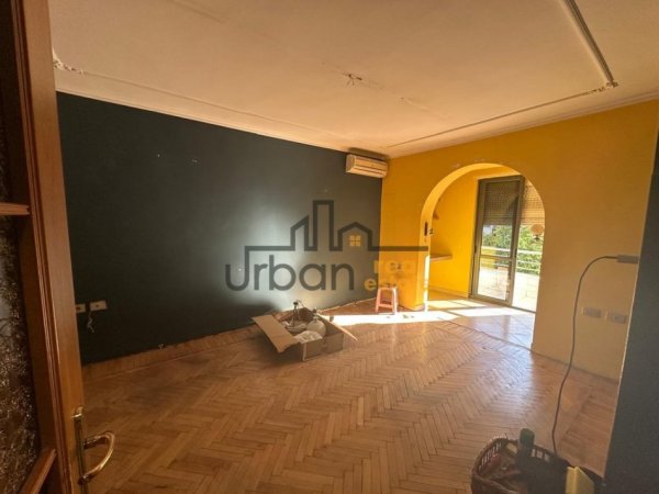 Tirane, jepet me qera zyre Kati 2, 80 m² 680 € (Myslym Shyri)